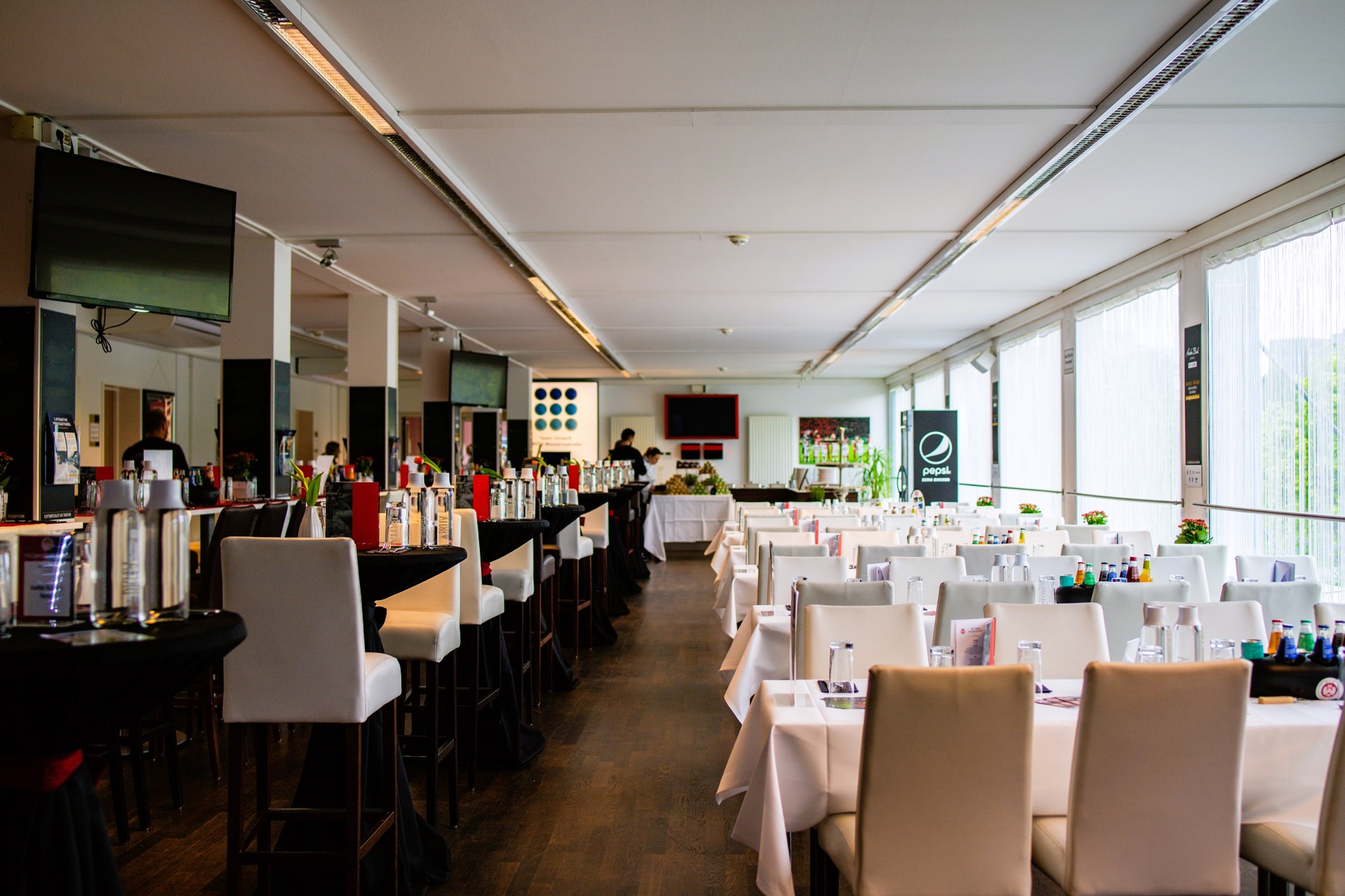 Sky Lounge lange Ansicht
